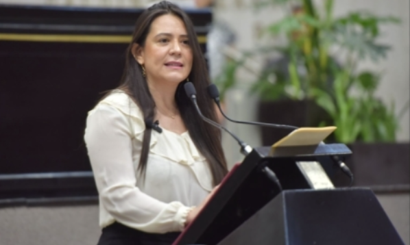 Plantea diputada Montserrat Ortega simplificar trámite de cambio de nombre